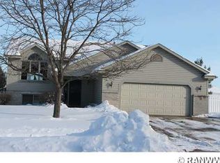 3913 Meadowwood Dr, Eau Claire, WI 54701