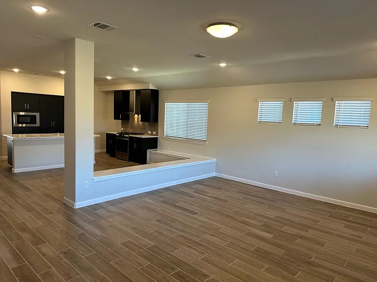 1271 Mill Pl — Photo 4