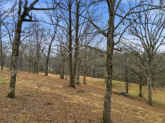 2nd image of 410 N Stringer Rd