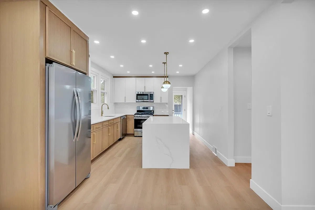 3 bed, 1448 sqft, $3,200 — Photo 3