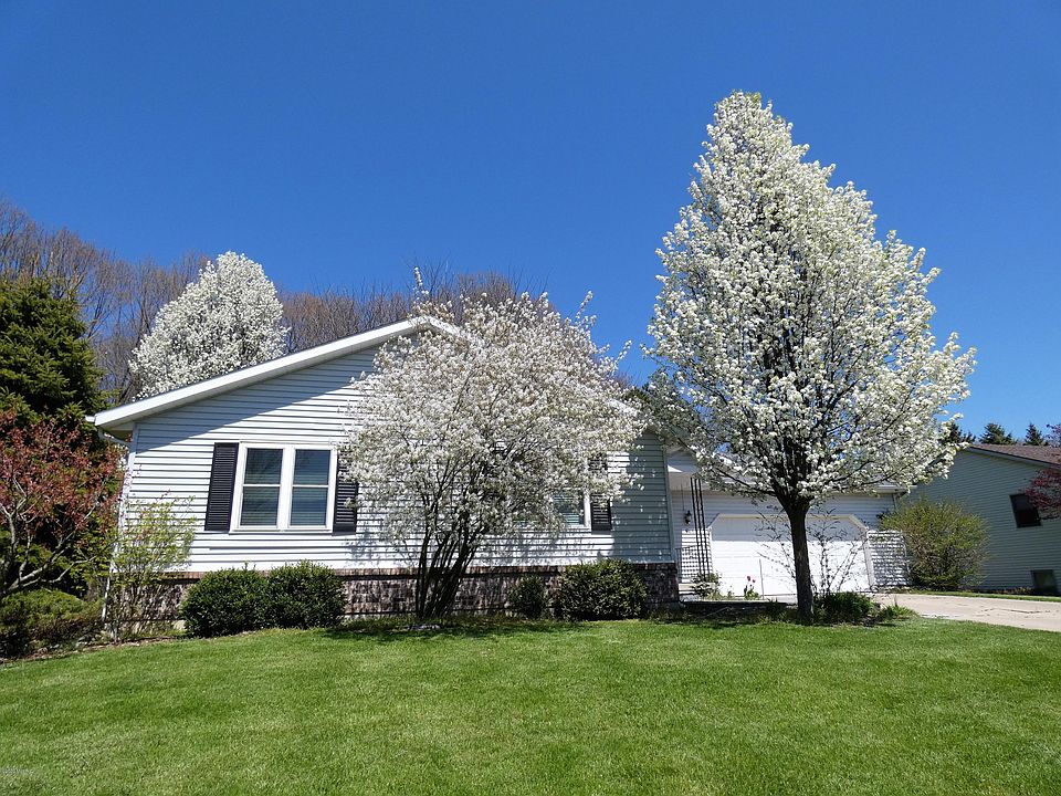 1st image of 1545 Scott Creek Dr NE