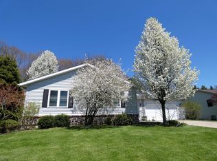 1545 Scott Creek Dr NE, Belmont, MI 49306