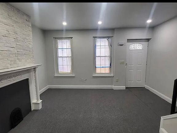 5th image of 131 N Hobart St