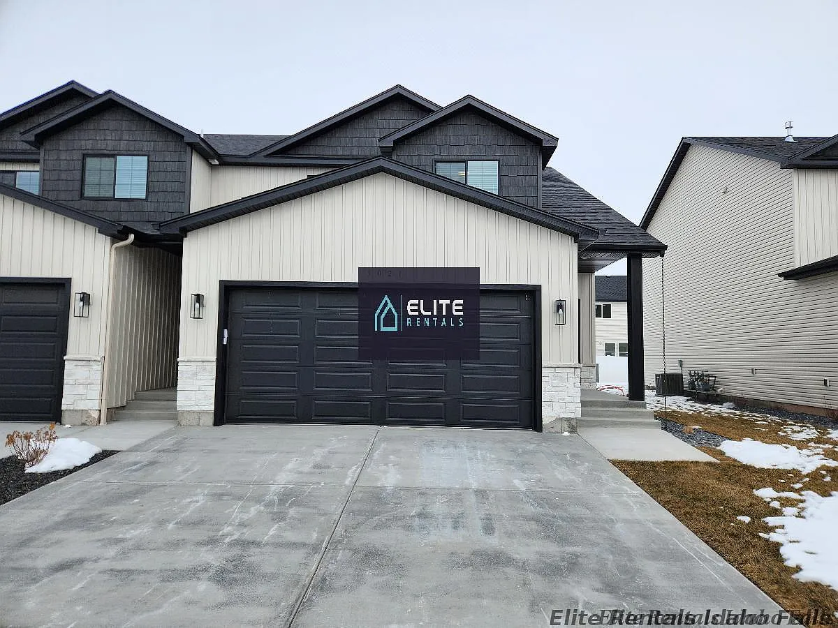 3 bed, 2.5 bath, 1415 sqft, $1,950 — Photo 2