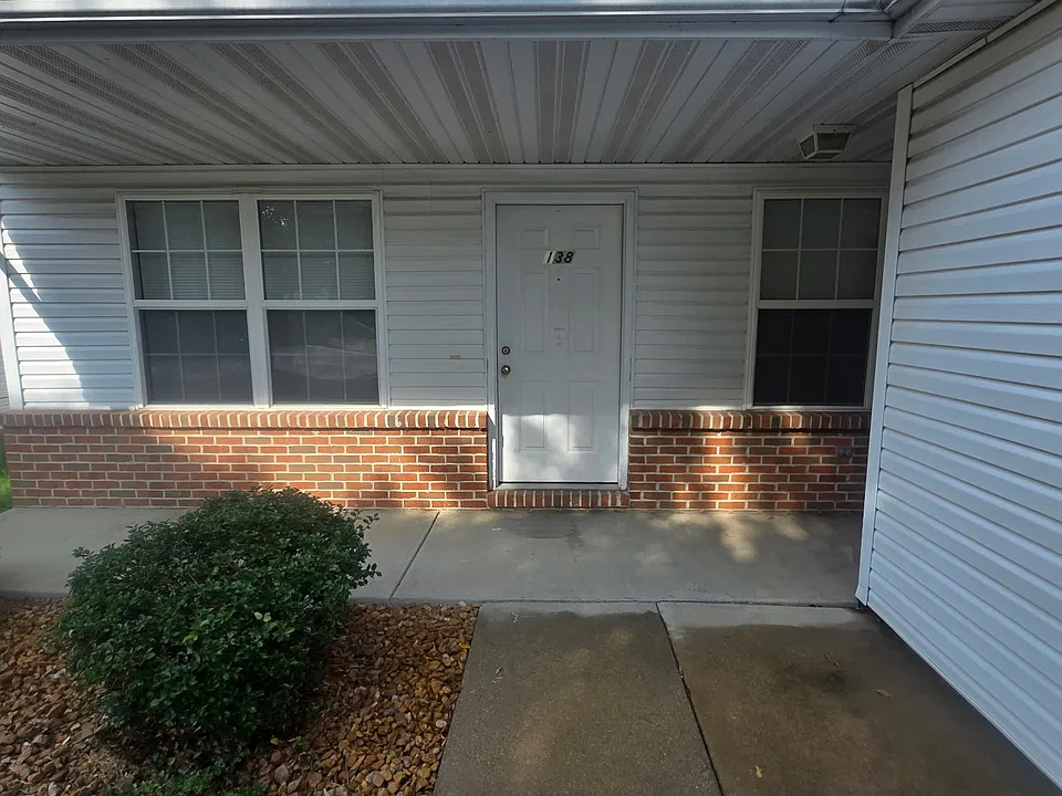 138 & 140 Autumn Pine Dr #138