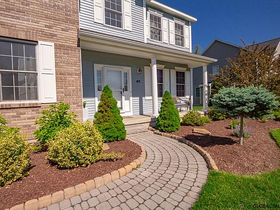 3rd image of 42 Stone Crest Dr