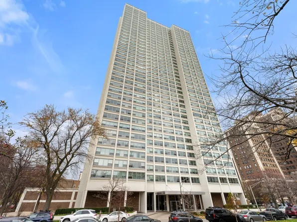 1700 E 56th St APT 1805, Chicago, IL 60637