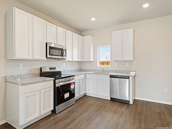 4th image of 8951 Broad Wing Dr