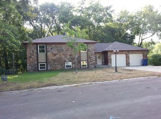 1013 Acorn Dr, Eudora, KS 66025