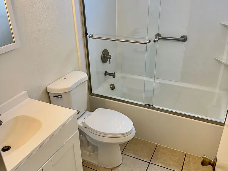 10026 Ashdale Ln — Photo 2