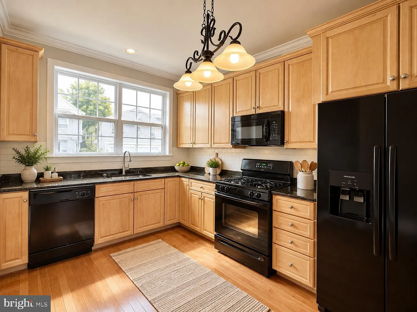 3 bed, 2.5 bath, 2065 sqft, $2,700 — Photo 4