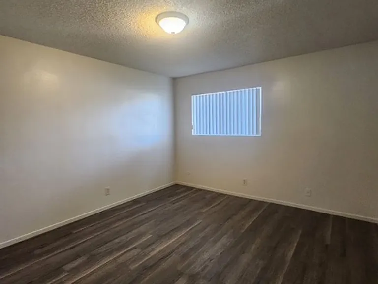 5901 Ming Ave #4 — Photo 12