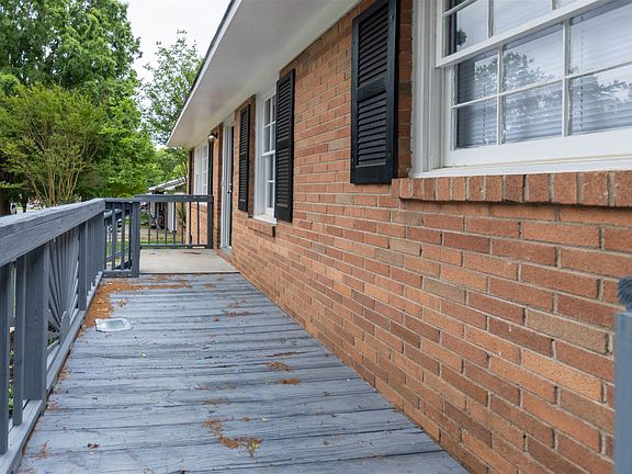 2nd image of 416 Hardin Dr