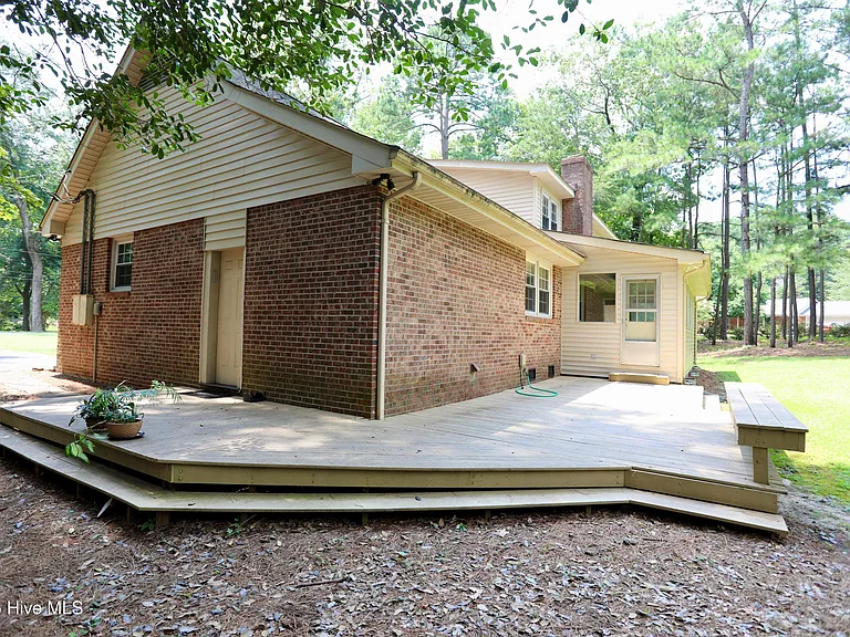 202 Haldane Dr — Photo 28