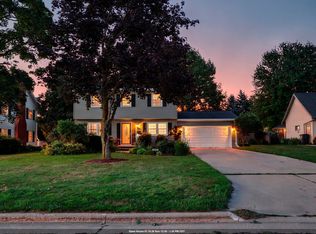 1344 Whittier Dr, Neenah, WI 54956