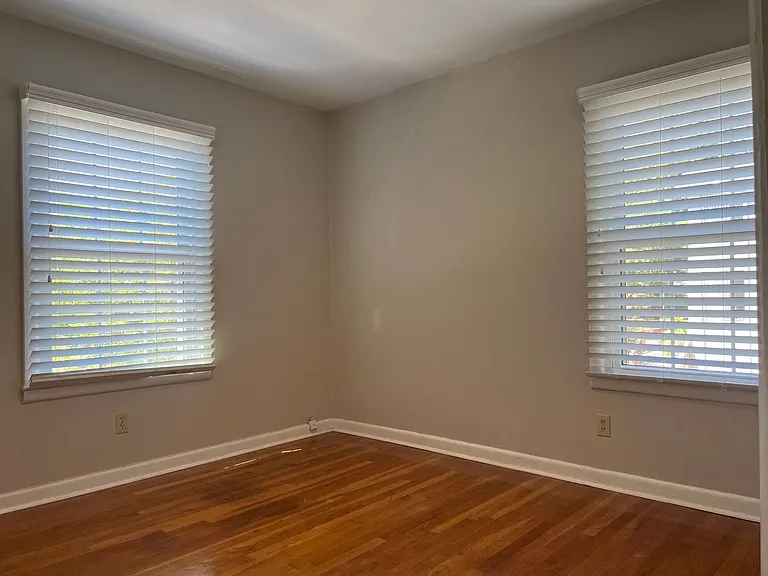 1722 Kavanaugh Blvd — Photo 14