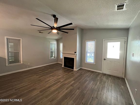 5th image of 134 Basswood Ct