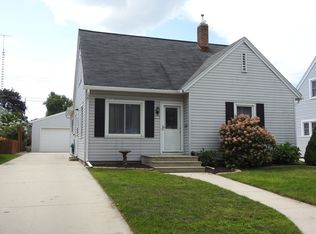 2113 Fairmont St, Manitowoc, WI 54220