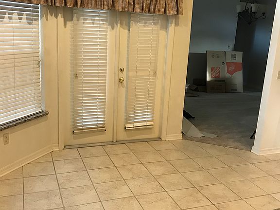 Large Kitchenette Area 