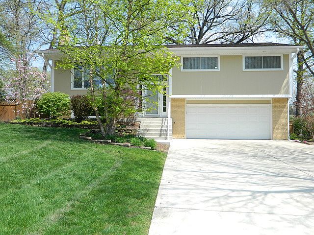 1st image of 821 Greenwood Ct