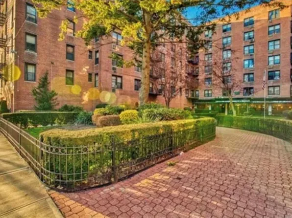 1213 Avenue Z image 24 of 27