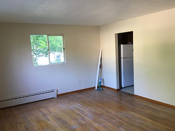 3rd image of 26 Brook Ave #1