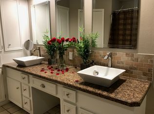2205 Colonial Ct N, League City, TX 77573