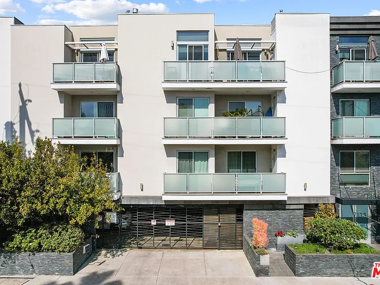 7133 Hawthorn Ave #Penthouse 6 — Photo 3