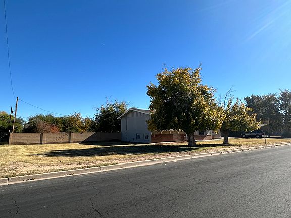 2nd image of 1829 N Williams