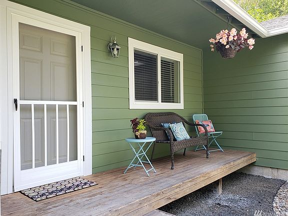 5th image of 471 E Dartmoor Dr