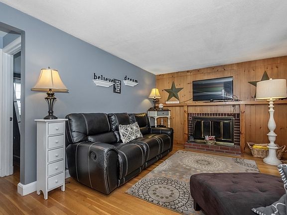 4th image of 24 Pettigrew Pl