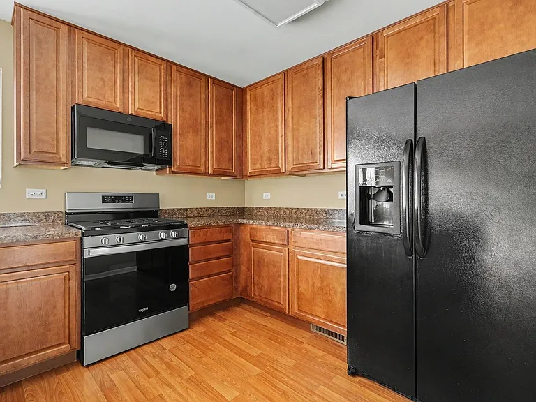 24617 Patriot Square Dr S — Photo 3