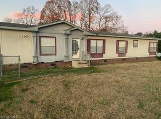 10121 Hampton Rd, Lexington, NC 27295