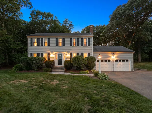 3 Crockett Cir, Hopedale, MA 01747