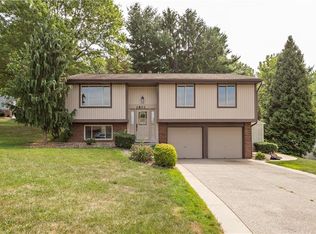 1801 Sangate Dr, South Park, PA