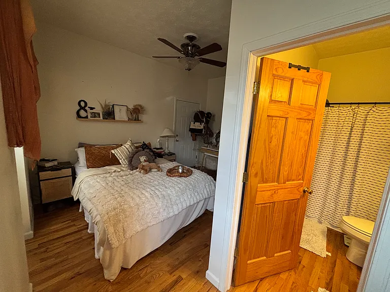 5300 Butler St #1 — Photo 11