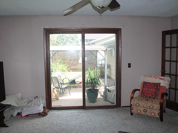 4th image of 633 12th AVENUE N N