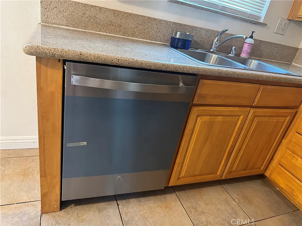 2 bed, 1.5 bath, 1000 sqft, $2,250 — Photo 3