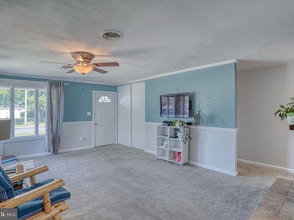 5th image of 2 Meadow Ln