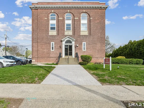 2459 Whitney Avenue #17, Hamden, CT 06518