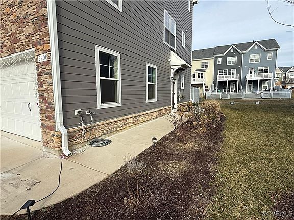 3rd image of 5208 Gower Pl