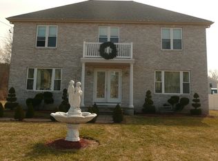 23 Derrick Dr, Attleboro, MA 02703