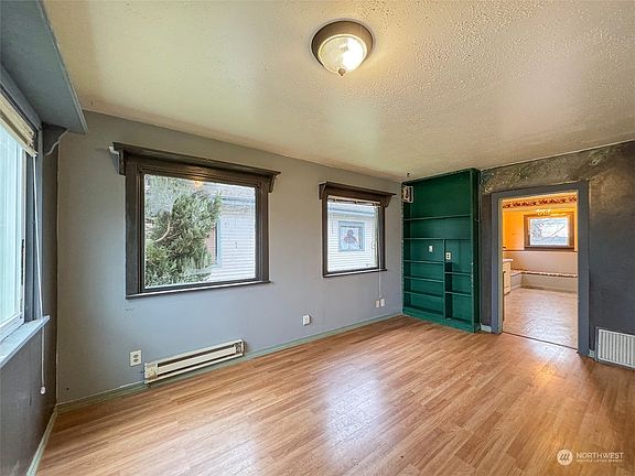 3rd image of 715 E Fifth Street