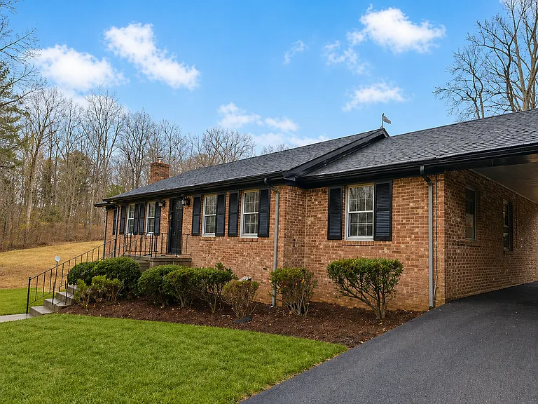 2707 Little River Dr — Photo 1
