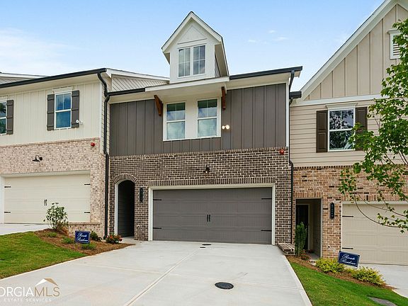 2nd image of 325 Niles Ct