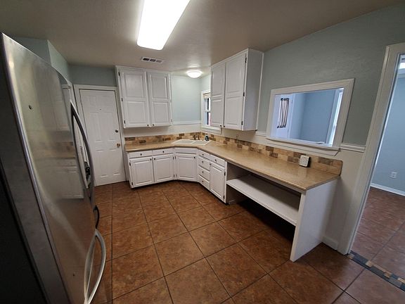 4th image of 3516 Live Oak Ave