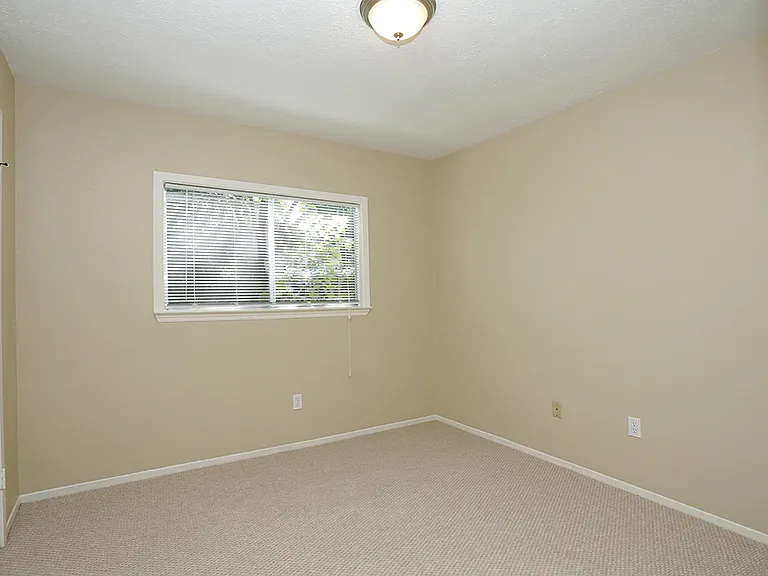 12706 Monaco Rd — Photo 7