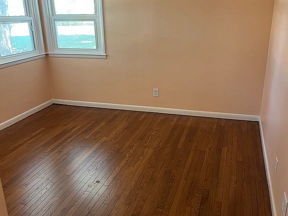 3rd image of 507 Marion Manor Woods