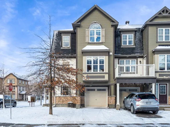 151 Grenadine St, Ottawa, ON K2S 0N8