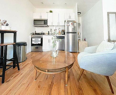3rd image of 166 Suffolk St APT 3A
